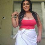 Donatella, eine Milf mit große Brust. Bild