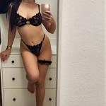 Giulia, ist so heiß und sucht täglich Sex. Bild